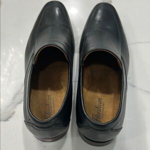 Florsheim Black Slip On Dress Shoes. Size 10D